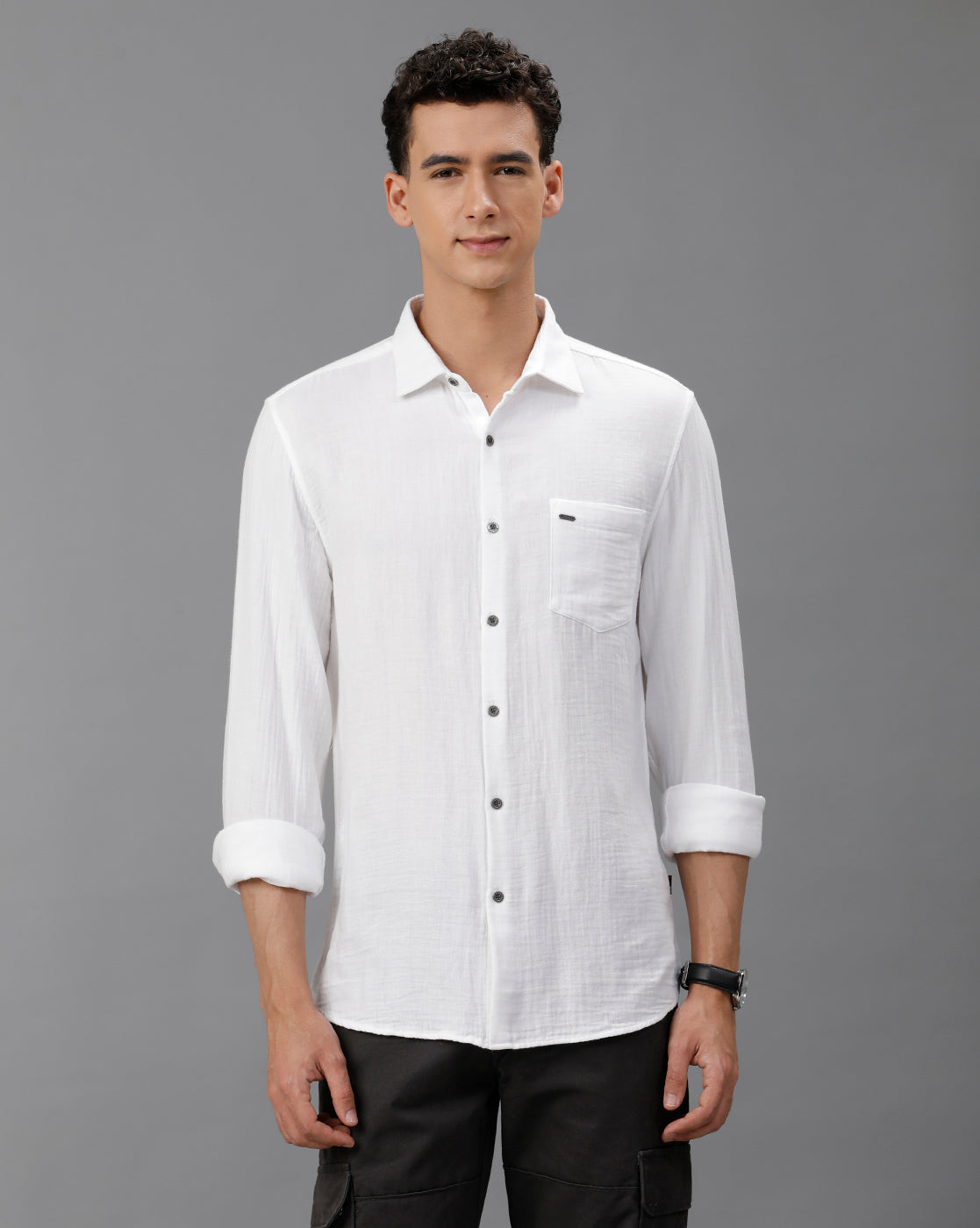 IDENTITI Men Slim Fit Regular Collar Solid Shirt In White.