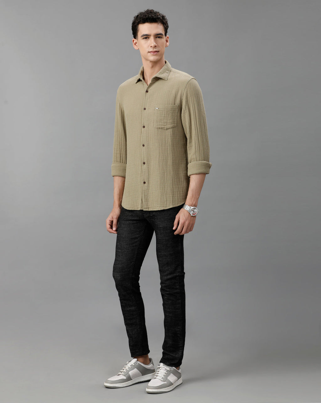 IDENTITI Men Slim Fit Regular Collar Solid Shirt In Green.