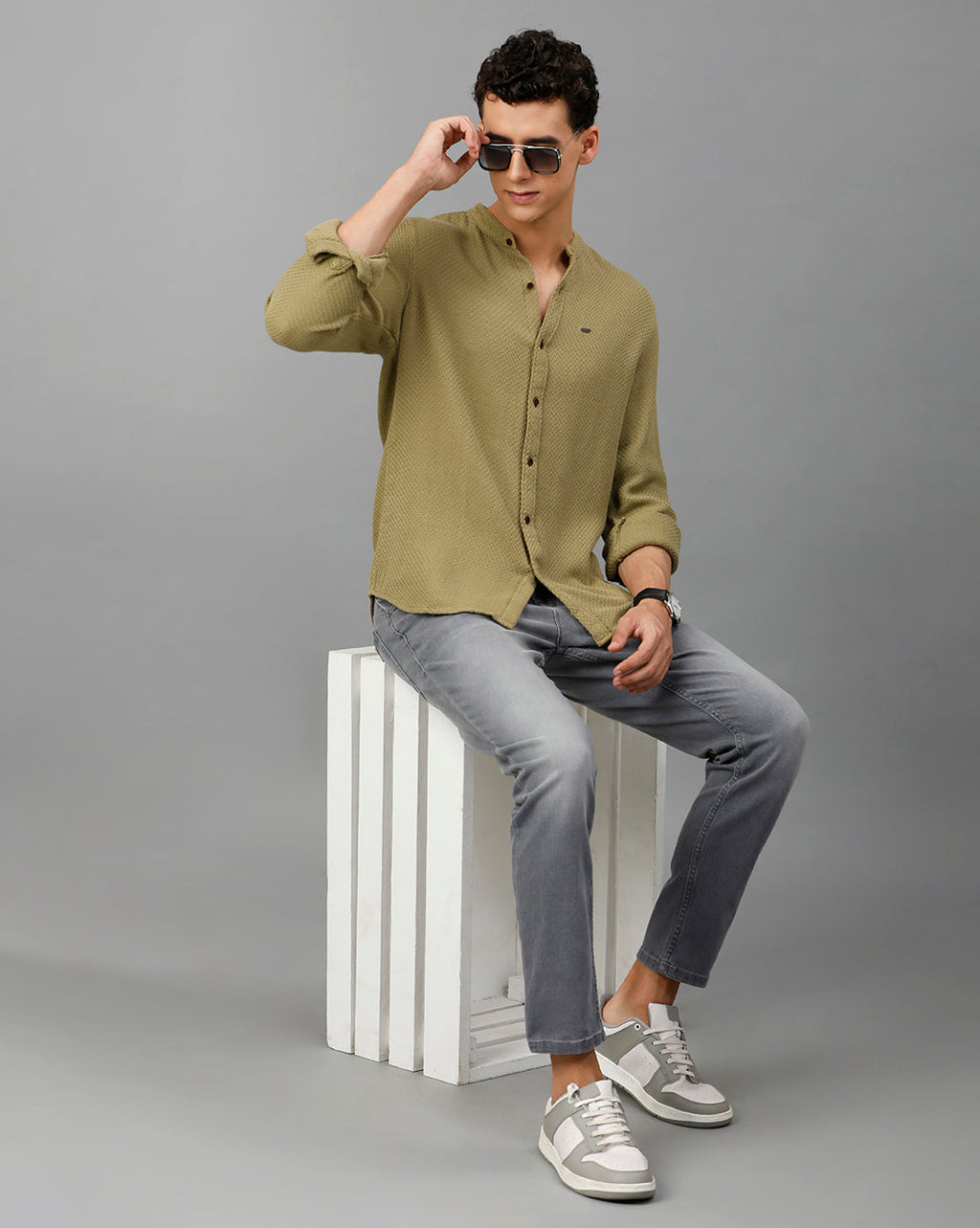 IDENTITI Men Slim Fit Mandarin Collar Solid Plain Shirt In Light Green.