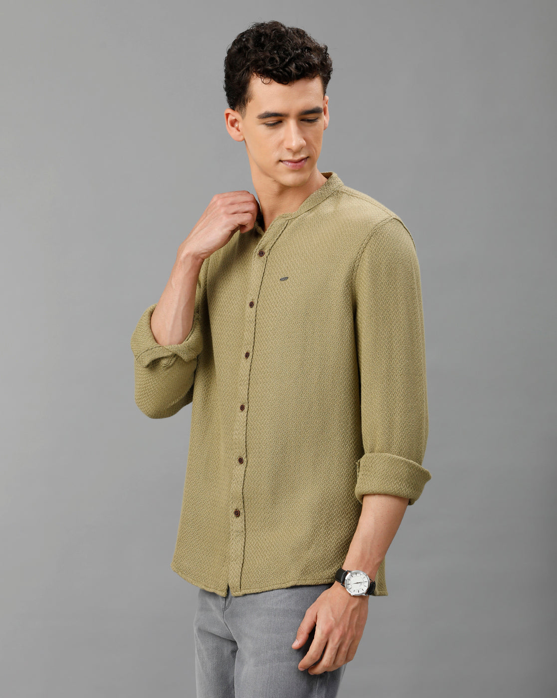 IDENTITI Men Slim Fit Mandarin Collar Solid Plain Shirt In Light Green.