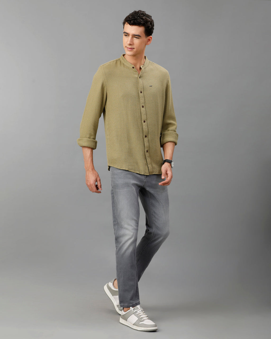 IDENTITI Men Slim Fit Mandarin Collar Solid Plain Shirt In Light Green.