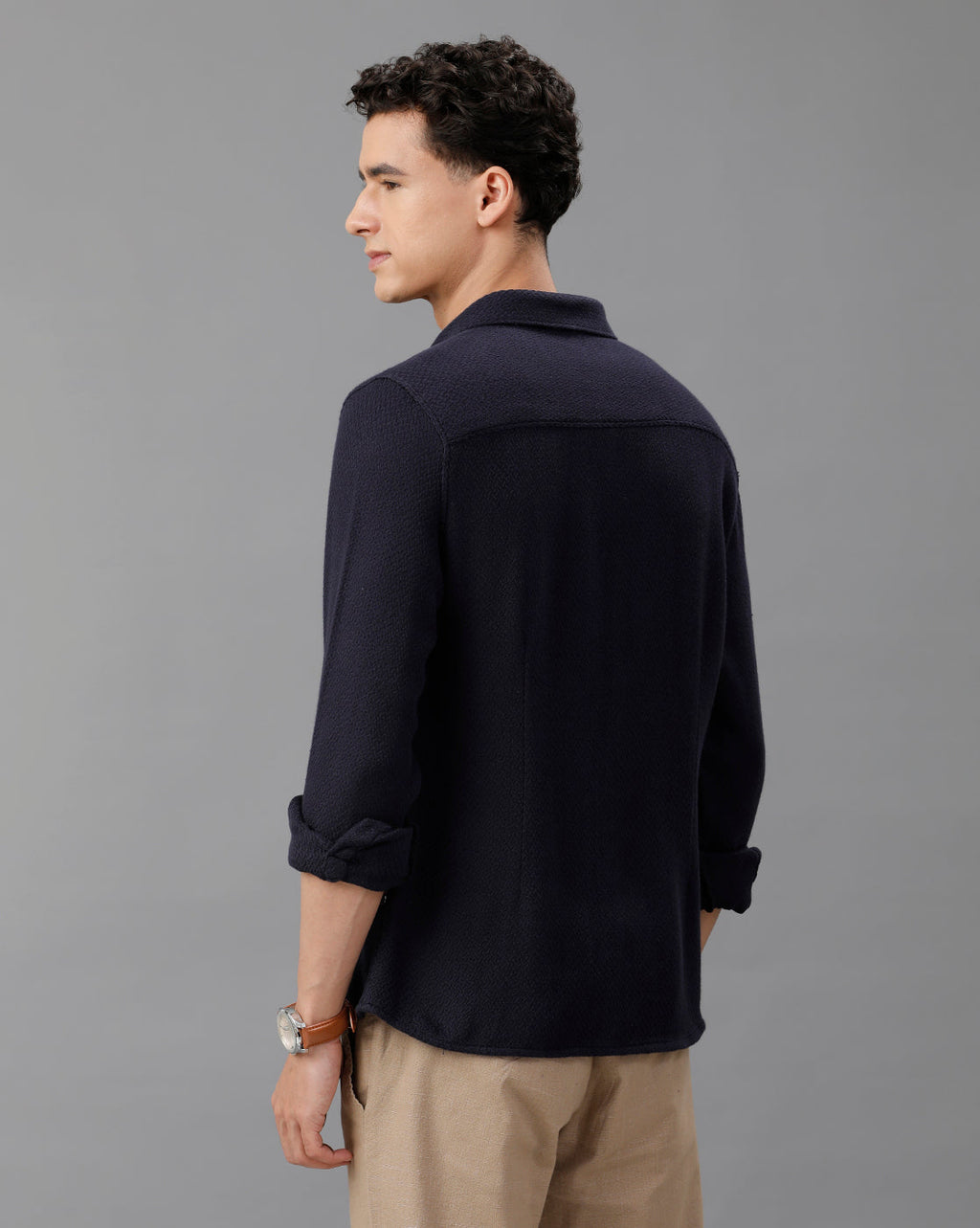 IDENTITI Men Slim Fit Regular Collar Solid Shirt In Navy.