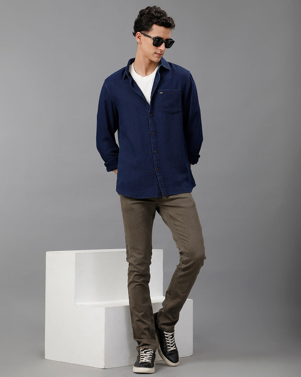 IDENTITI Men Slim Fit Regular Collar Solid Shirt In Color - Indigo Color.
