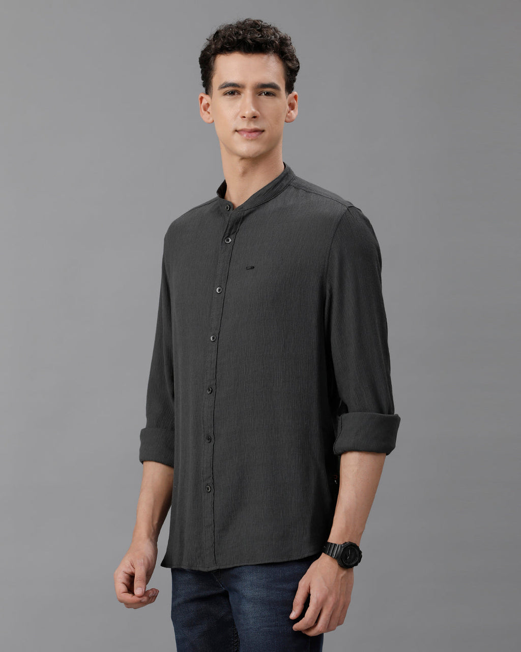 IDENTITI Men Slim Fit Mandarin Collar Solid Shirt In Grey.