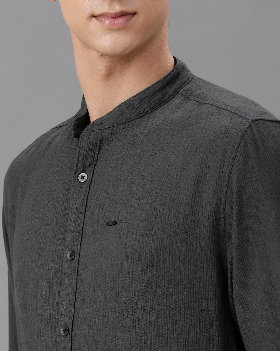 IDENTITI Men Slim Fit Mandarin Collar Solid Shirt In Grey.