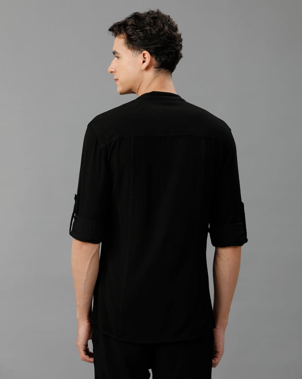 IDENTITI Men Slim Fit Mandarin Collar Solid Shirt In White.