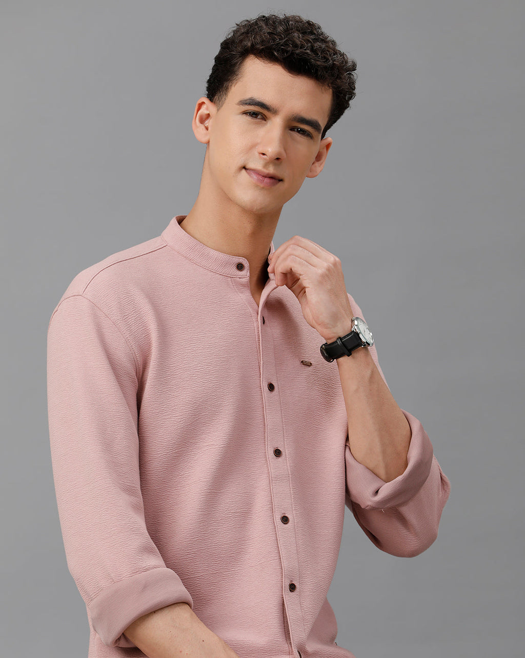 IDENTITI Men Slim Fit Mandarin Collar Solid Knit Shirt In Onion