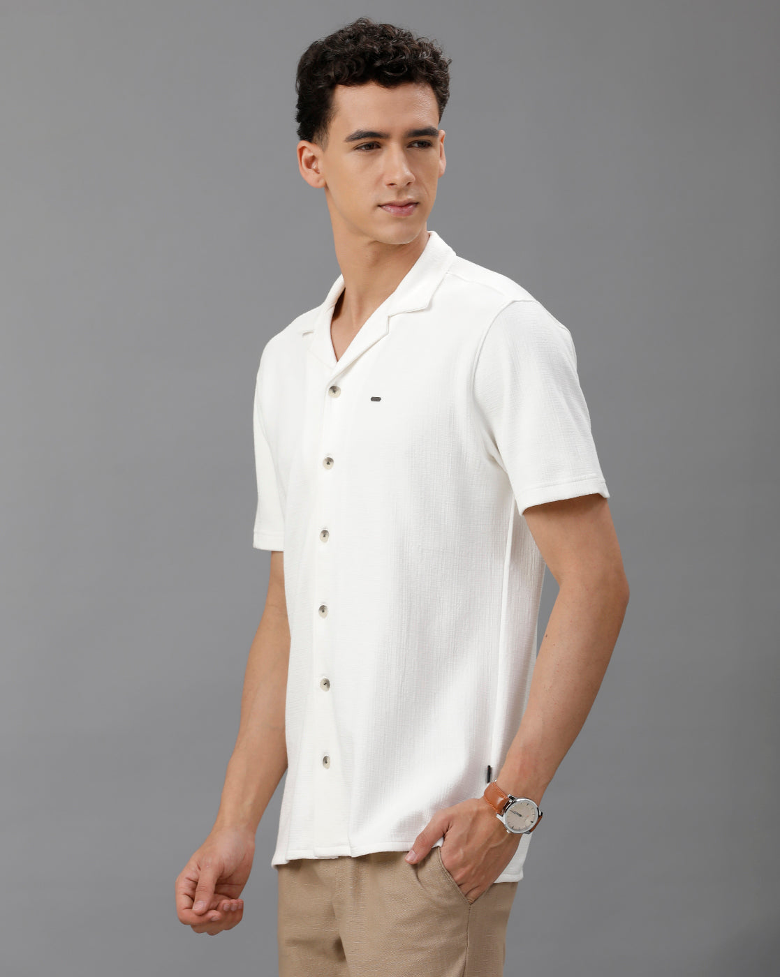 IDENTITI Men Slim Fit Cuban Collar Solid Knit Shirt In White.
