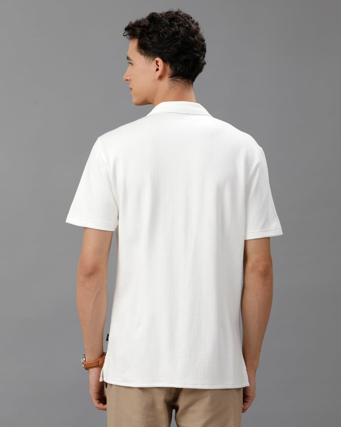 IDENTITI Men Slim Fit Cuban Collar Solid Knit Shirt In White.