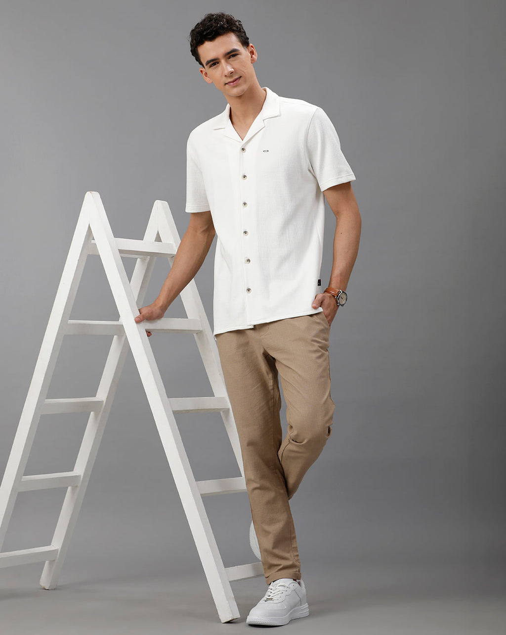 IDENTITI Men Slim Fit Cuban Collar Solid Knit Shirt In White.
